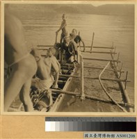 藏品(巴布亞迎靈(?)雙邊舷外支架船隻)的圖片